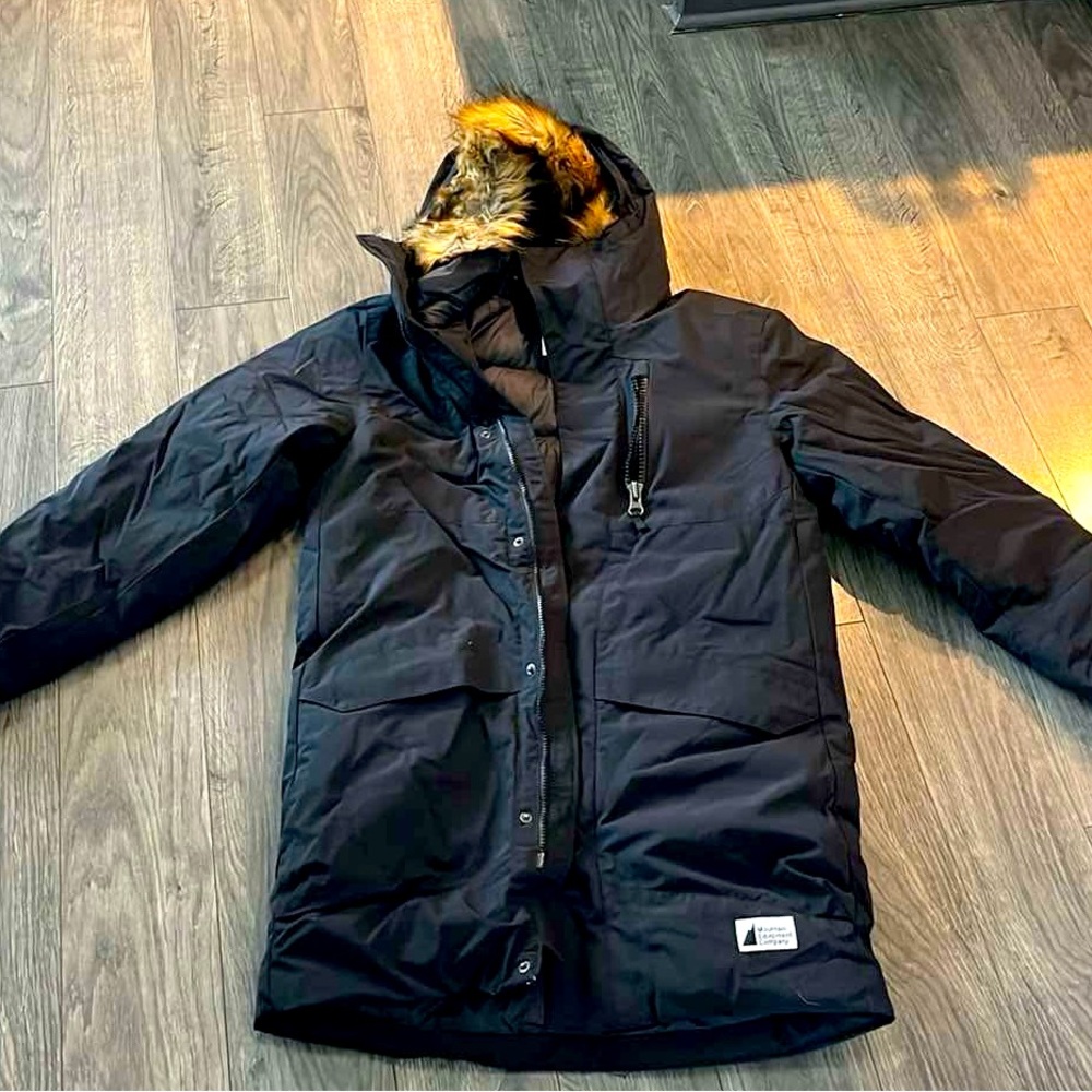 Small Black Men’s MEC Winter Parka Down